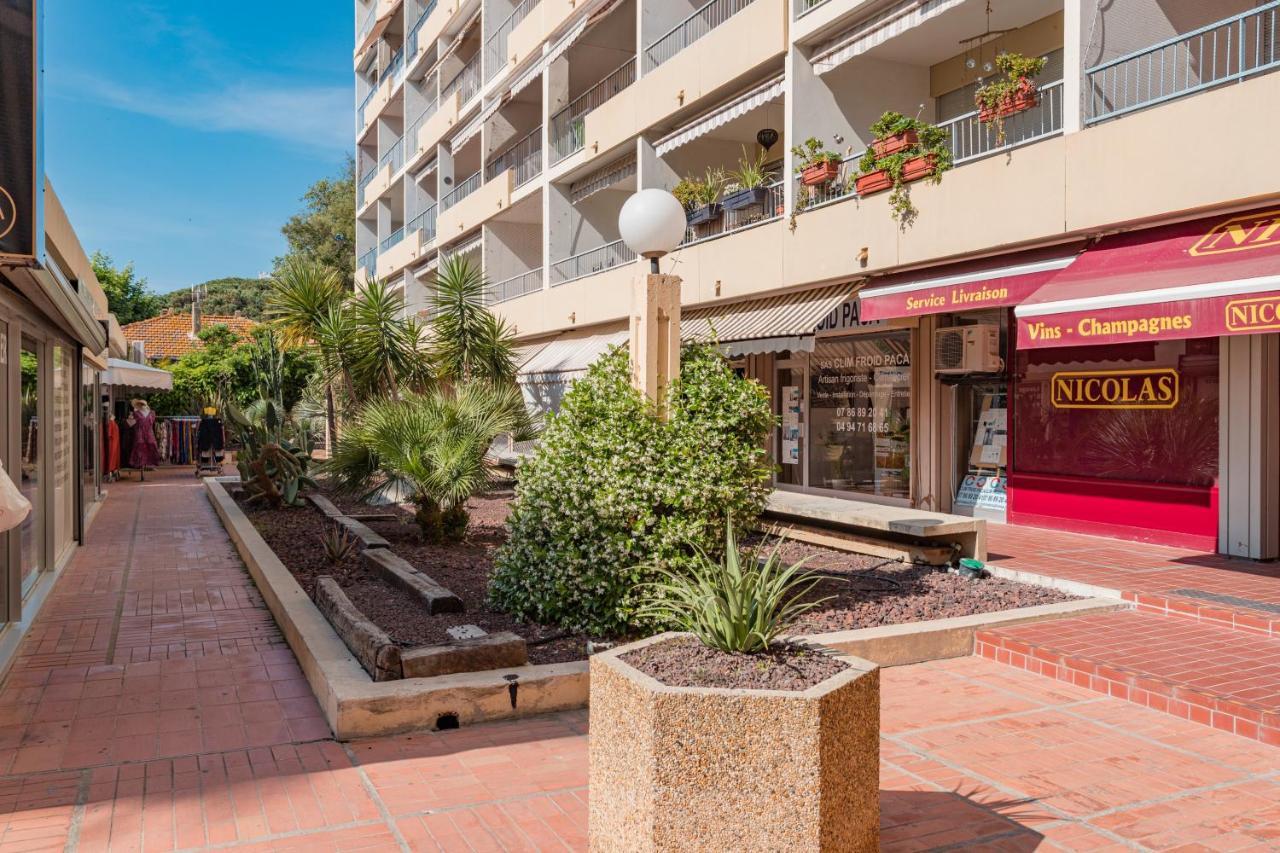 Magnifique appartement Vue Mer au centre du Lavandou Le Lavandou Extérieur photo